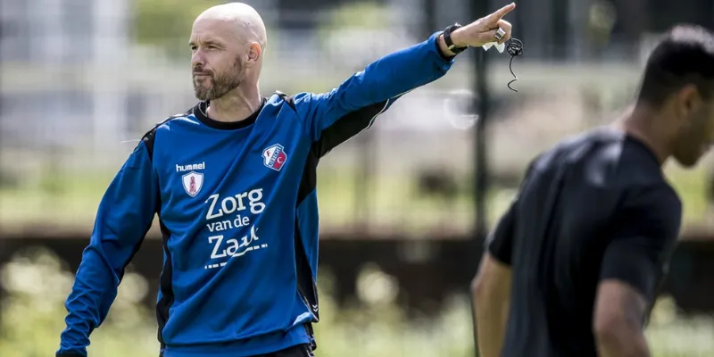 Erik ten Hag bắt đầu sự nghiệp huấn luyện vào năm 2012